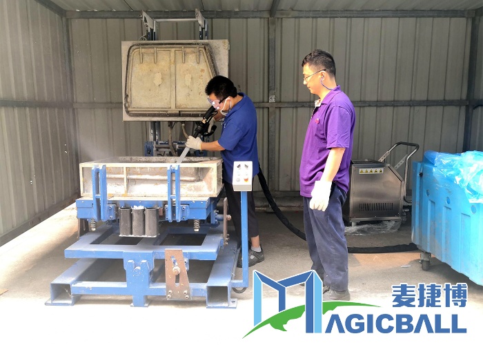 Carbon dioxide dry ice cleaning machine